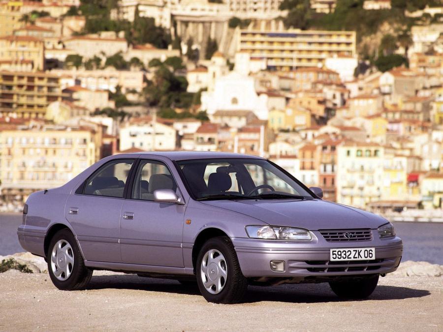  Toyota Camry 1997 года  (фото 12 из 13)